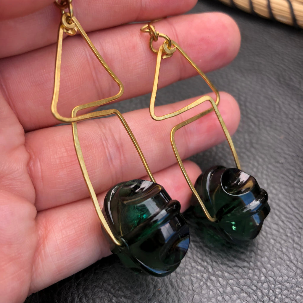 KSJ Brass Freestyle Earrings X Vintage Beads [Faceted Green]