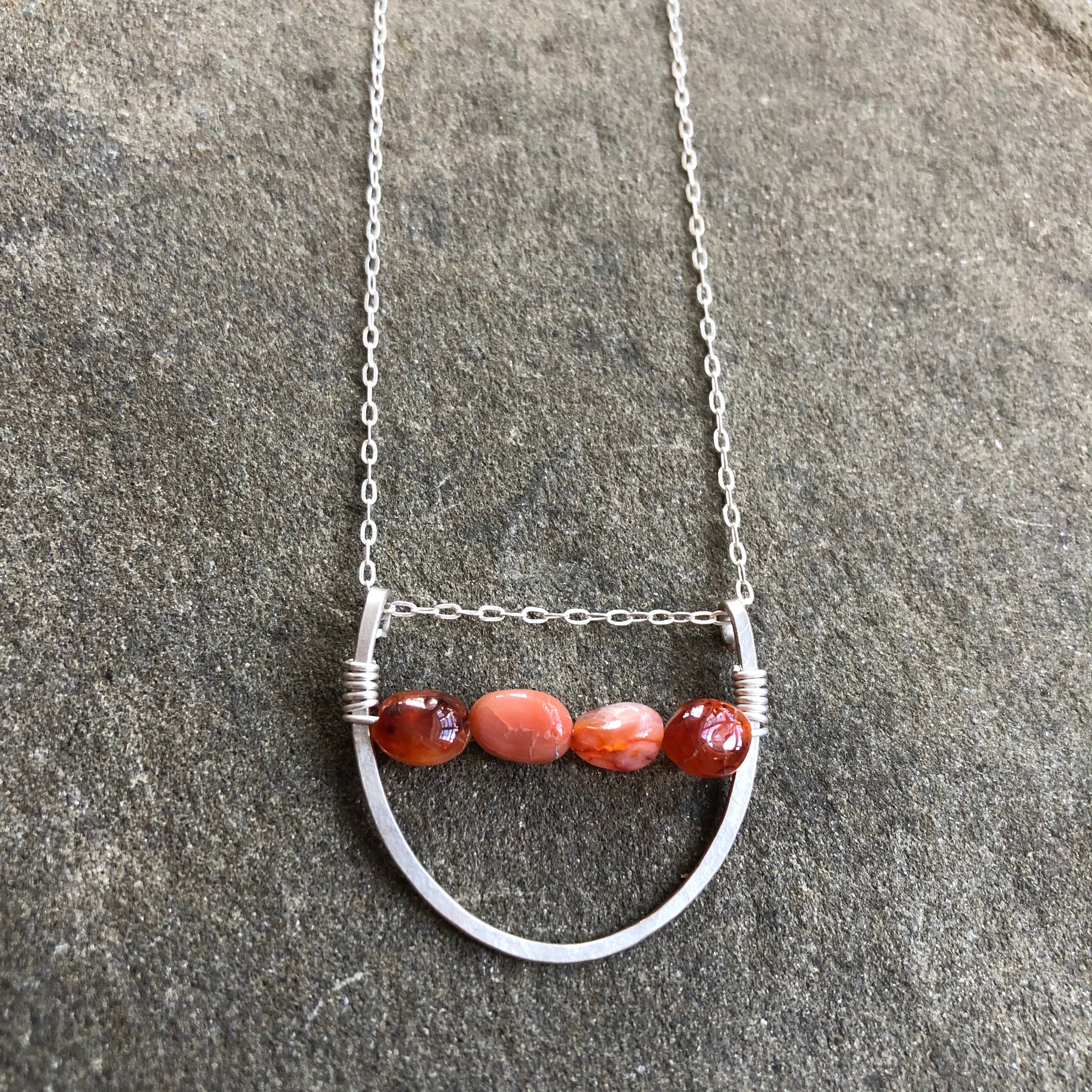 Silver Horseshoe || Carnelian