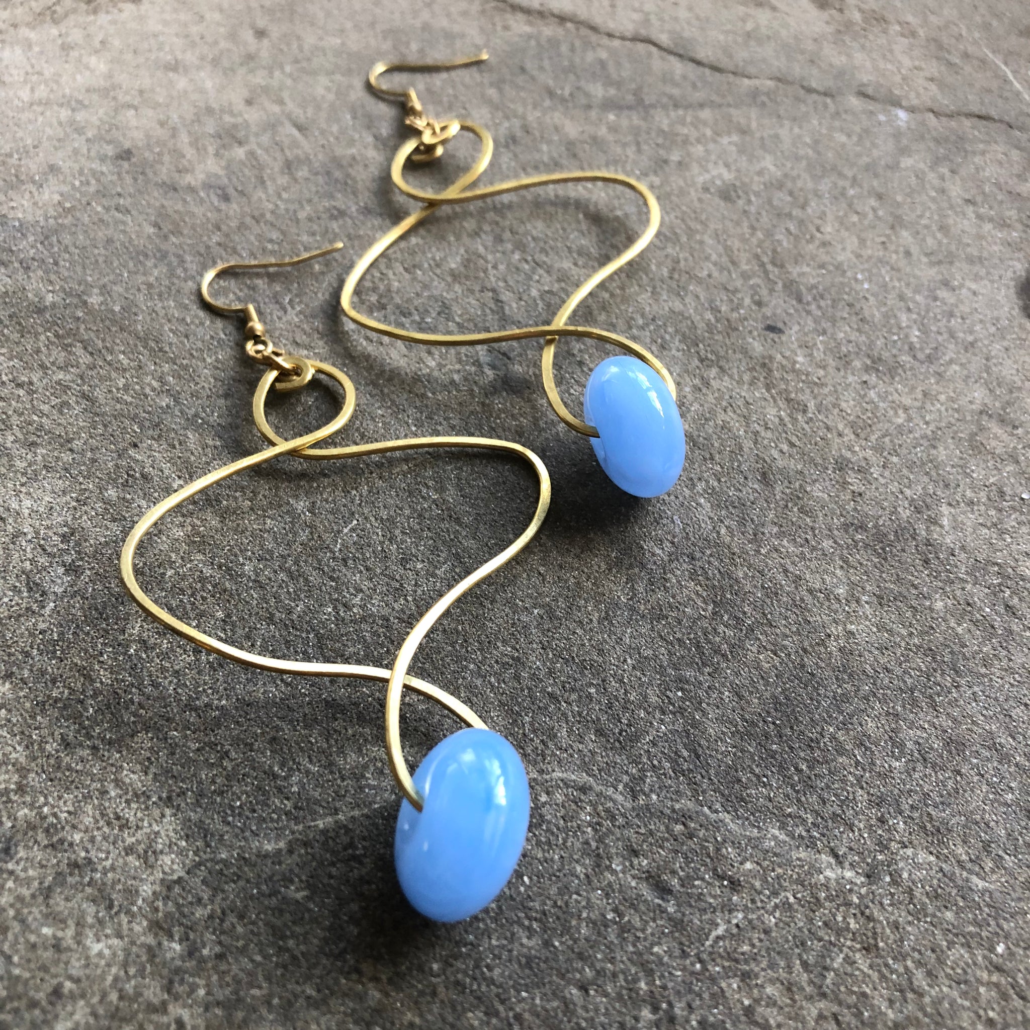 KSJ Brass Freestyle Earrings X Vintage Beads [Bright Blue]